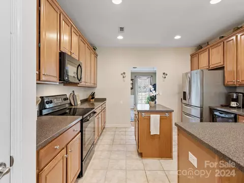 Kitchen - 219 Clear Spring Ct, Fort Mill, SC 29708 photo 2 of 4