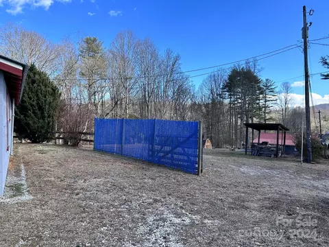 Exterior - 110 Pole Miller Ext, Brevard, NC 28712 photo 18 of 22