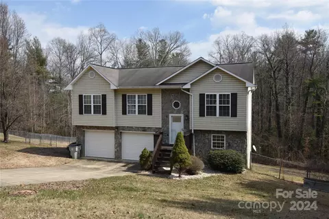 739 Hibriten Se Dr SE, Lenoir, NC 28645