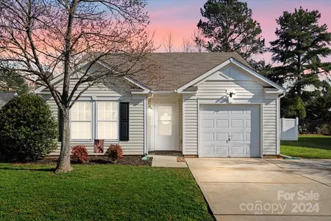 153 Hunter Park Dr, York, SC 29745