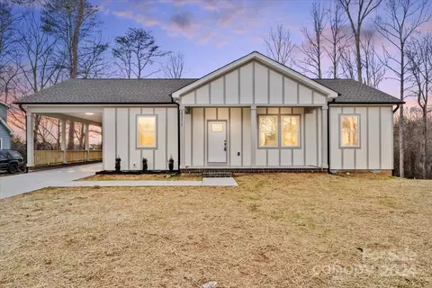2311 Cliffside Dr, Statesville, NC 28625