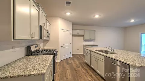 88 Callie River Ct, Clyde, NC 28721 photo 3