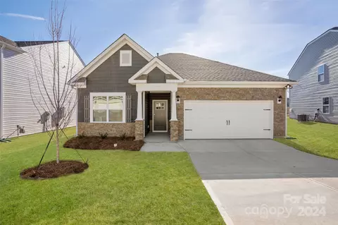 32 Farmwood Trl, Waynesville, NC 28786