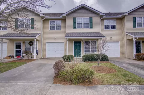 81 Stafford Ct, Fletcher, NC 28732