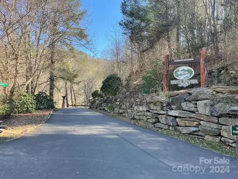 000 Bear River Lodge 77 Trl #77, Marshall, NC 28753