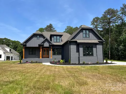 Exterior - 1018 Piney Dr, Monroe, NC 28110 photo 3 of 11