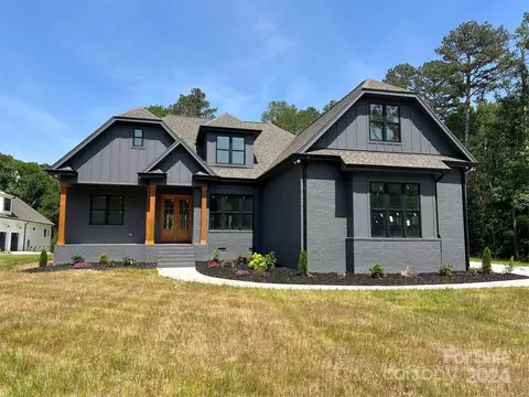 Exterior - 1018 Piney Dr, Monroe, NC 28110 photo 1 of 11