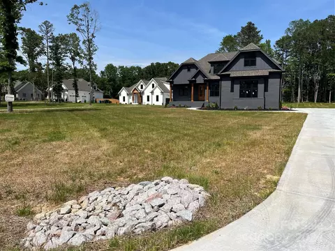 Exterior - 1018 Piney Dr, Monroe, NC 28110 photo 4 of 11