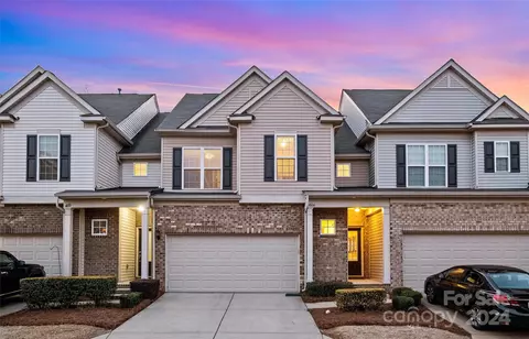 4806 Fonthill Ln, Charlotte, NC 28210