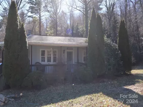 39 Rolling Oaks Dr, Asheville, NC 28806
