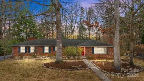 16 S Oak Forest Dr, Asheville, NC 28803