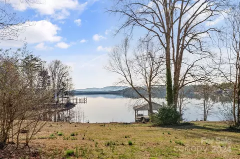 View/Area - 2302 E Point Rd, Nebo, NC 28761 photo 3 of 9