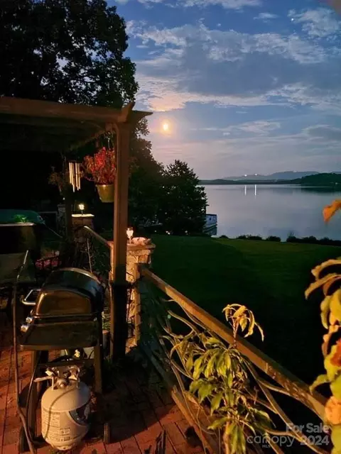 View/Area - 2302 E Point Rd, Nebo, NC 28761 photo 6 of 9