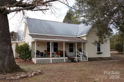 1276 Golf Course Rd, Columbus, NC 28722
