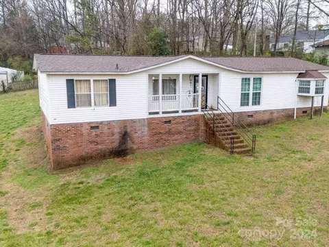 584 Love St, Concord, NC 28027