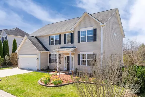 42 Stone River Dr, Asheville, NC 28804