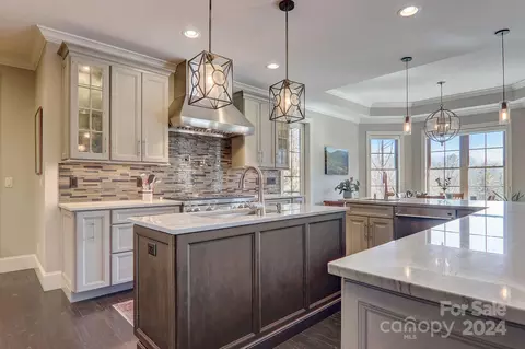 Kitchen - 34 Ledgestone Dr, Fairview, NC 28730 photo 3 of 5