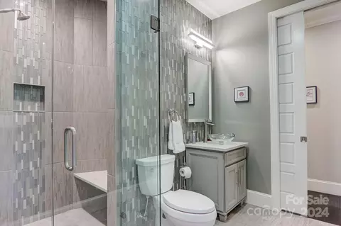 Bath - 34 Ledgestone Dr, Fairview, NC 28730 photo 1 of 5