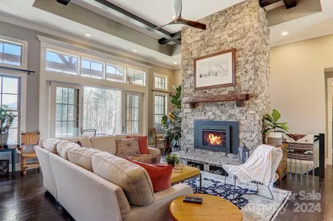 Living - 34 Ledgestone Dr, Fairview, NC 28730 photo 4 of 8
