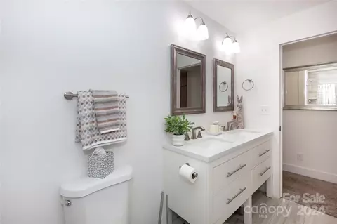 Bath - 147 Nomad Ln, Lancaster, SC 29720 photo 4 of 5
