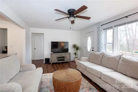 Living - 147 Nomad Ln, Lancaster, SC 29720 photo 3 of 4