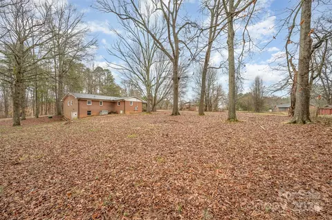 Exterior - 5465 Cavin Ln, Kannapolis, NC 28081 photo 5 of 6