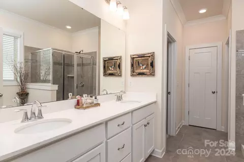 Bath - 11618 Westbranch Pkwy, Davidson, NC 28036 photo 1 of 4