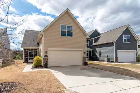 Exterior - 11618 Westbranch Pkwy, Davidson, NC 28036 photo 7 of 9