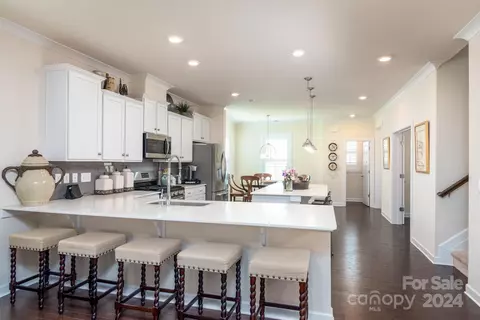 Kitchen - 11618 Westbranch Pkwy, Davidson, NC 28036 photo 4 of 4