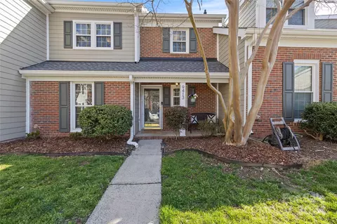 9413 Kings Falls Dr, Charlotte, NC 28210