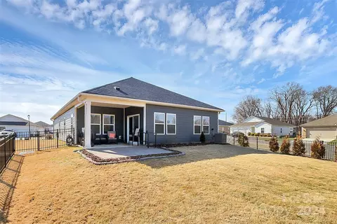 Exterior - 3324 Plum Dr, Monroe, NC 28110 photo 5 of 6