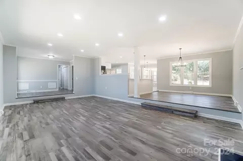 324 Country Club Cir, Shelby, NC 28150