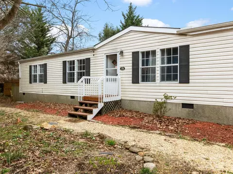 738 Bee Tree Rd, Swannanoa, NC 28778