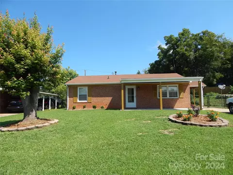 610 Milan E Rd E, Charlotte, NC 28216