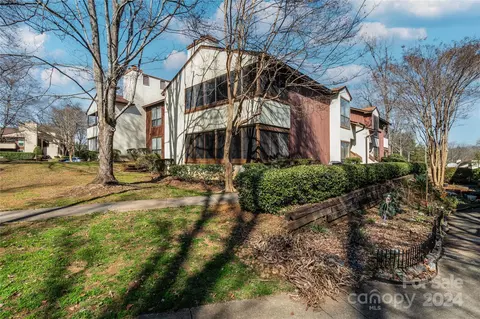 7214 Winery Ln, Charlotte, NC 28227