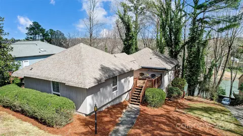 2006 Marquesas Ave, Tega Cay, SC 29708