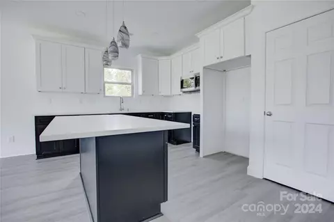 Kitchen - 937 15th St, Lancaster, SC 29720 photo 3 of 4