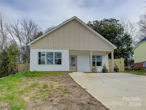 937 15th St, Lancaster, SC 29720