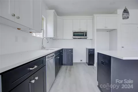 Kitchen - 937 15th St, Lancaster, SC 29720 photo 2 of 4
