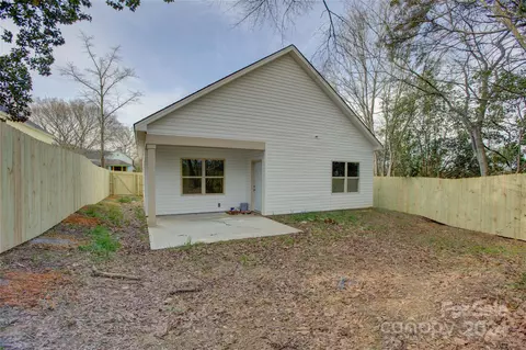 Exterior - 937 15th St, Lancaster, SC 29720 photo 3 of 8