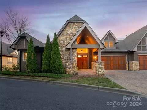 13 Point Bluff Dr, Asheville, NC 28804