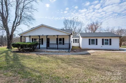 301 Dagenhart Farm Rd, Statesville, NC 28677