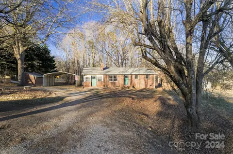 633 Camp Rotary Rd, Gastonia, NC 28052