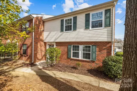 10933 Park Rd, Charlotte, NC 28226