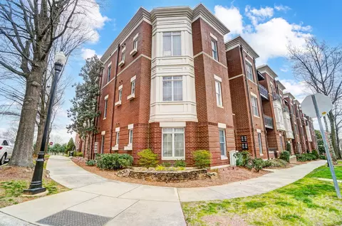 707 Garden District Dr, Charlotte, NC 28202