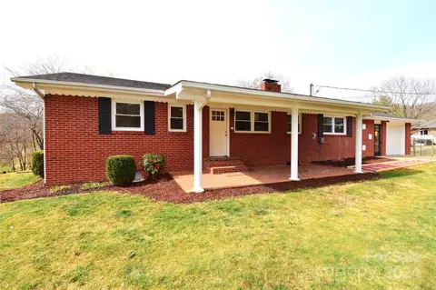 11 Roberts Dr, Candler, NC 28715