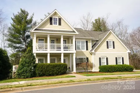 417 19th Avenue Nw Cir NW, Hickory, NC 28601