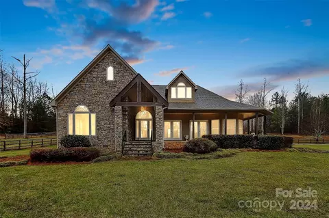2838 Lippards Creek Ln, Lincolnton, NC 28092