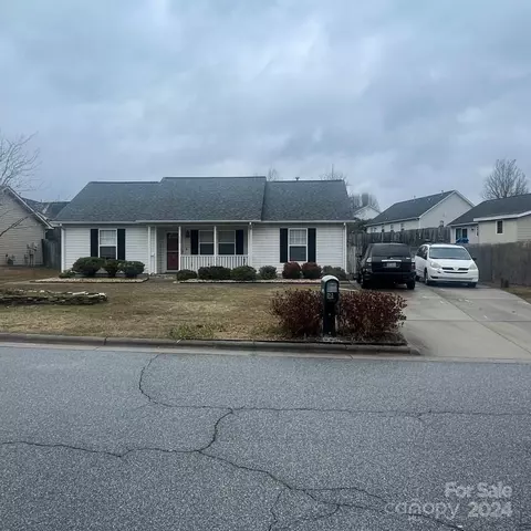 922 Londonderry Dr, High Point, NC 27265