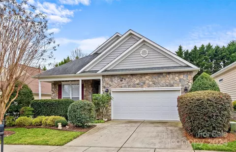 Exterior - 978 Platinum Dr, Fort Mill, SC 29708 photo 2 of 14